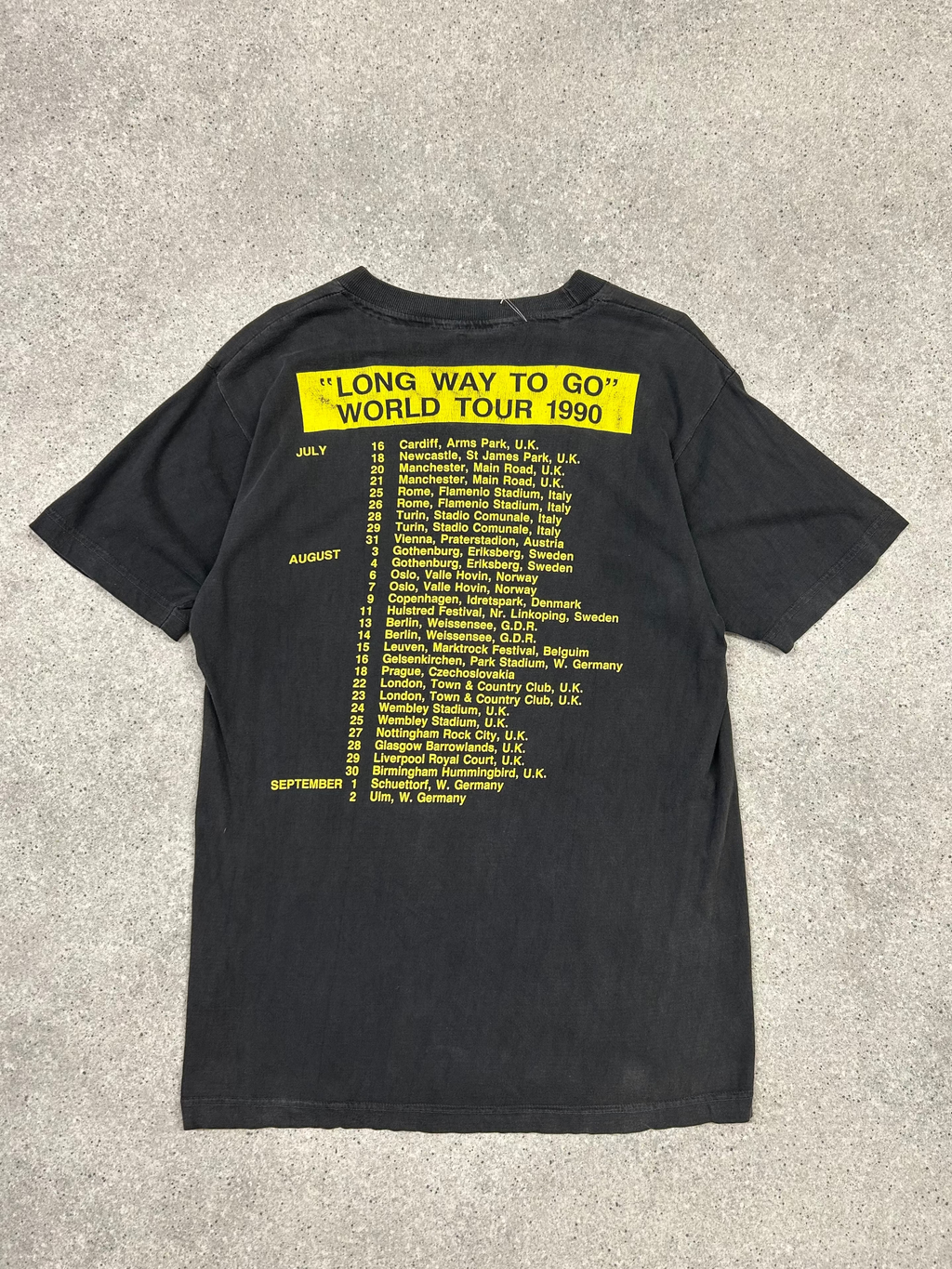 VINTAGE 1990'S BAND T SHIRT