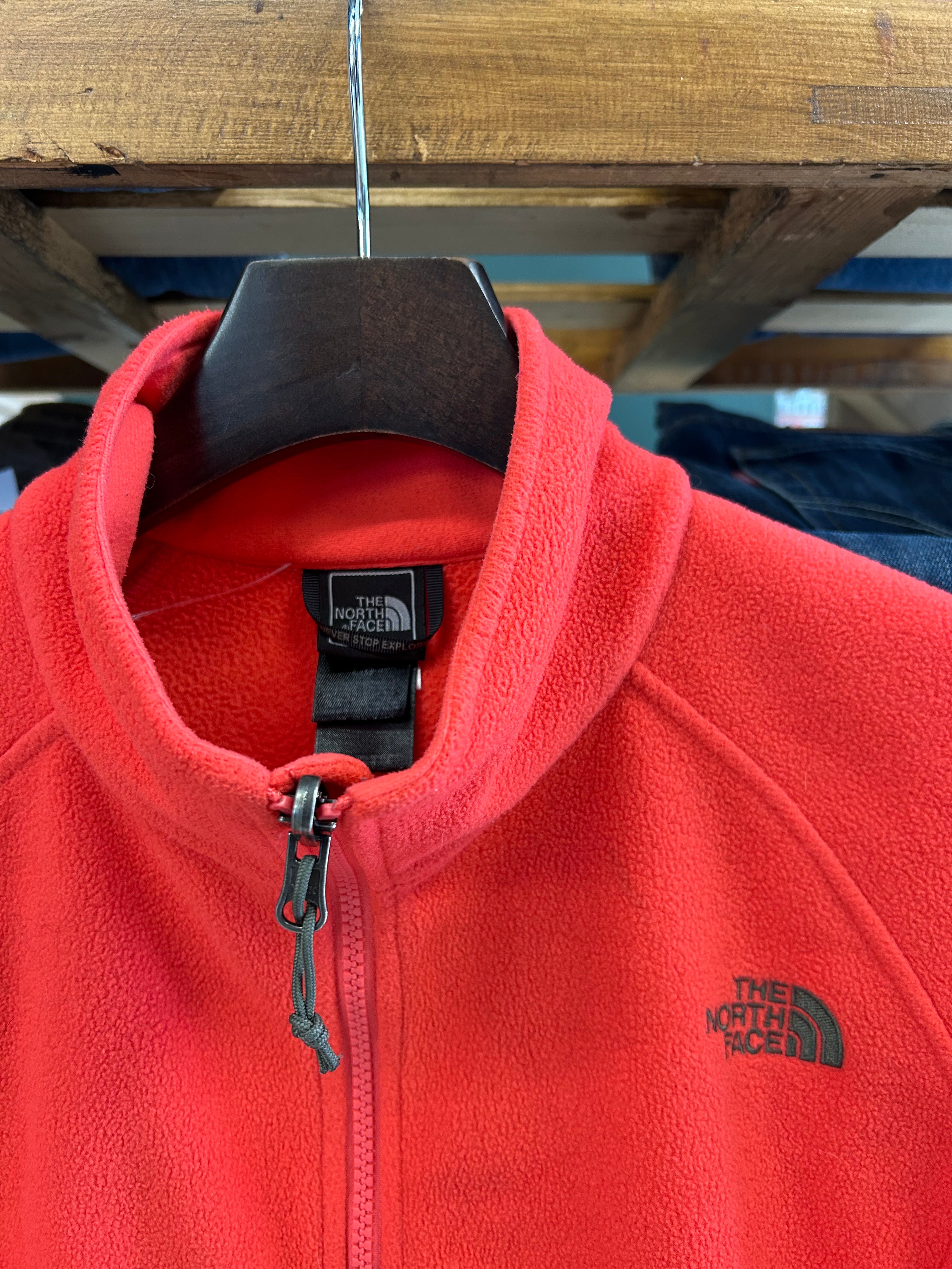 THE NORTHFACE ORANGE FLEECE