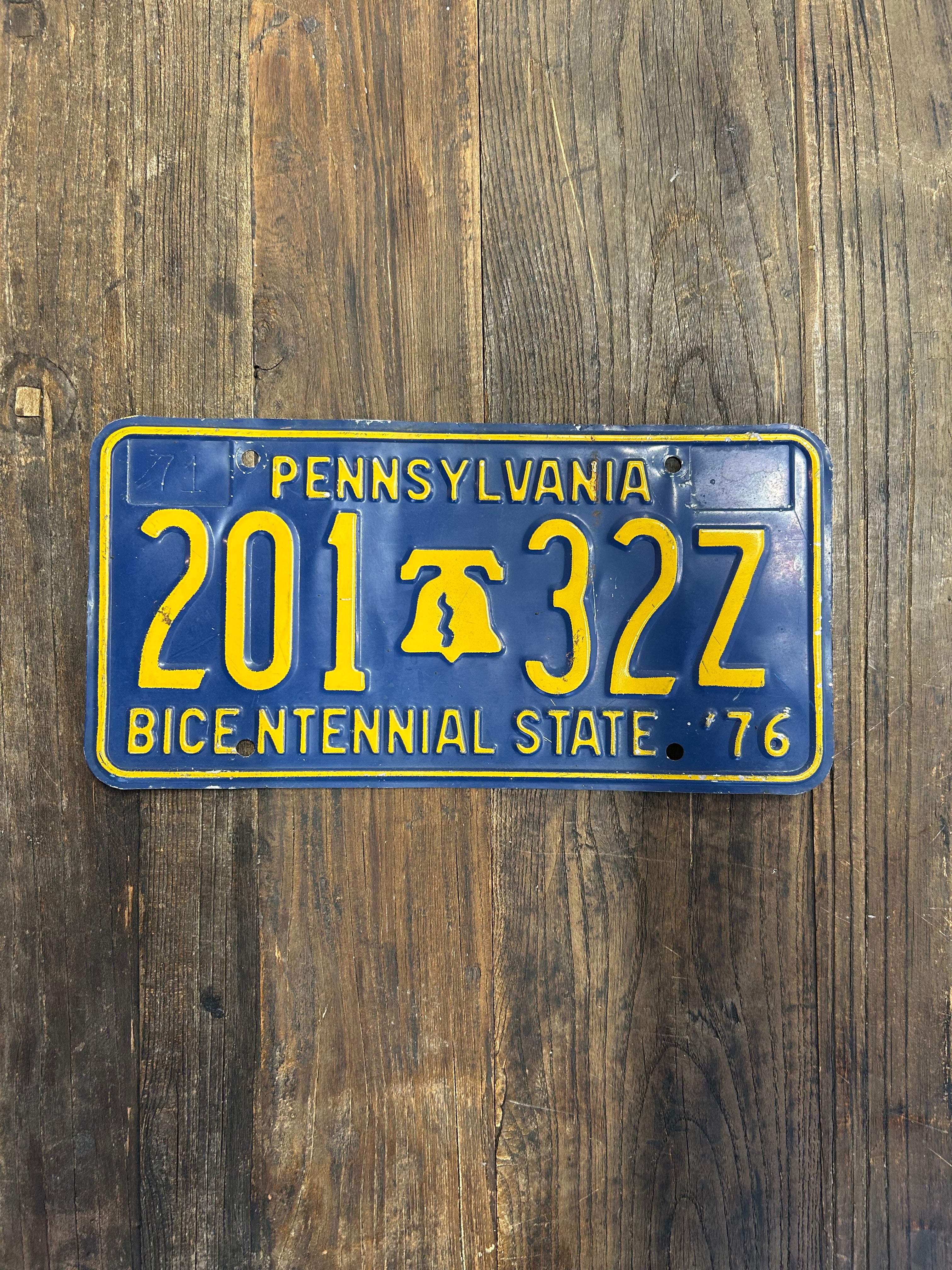 VINTAGE 1976 USA LICENSE PLATE